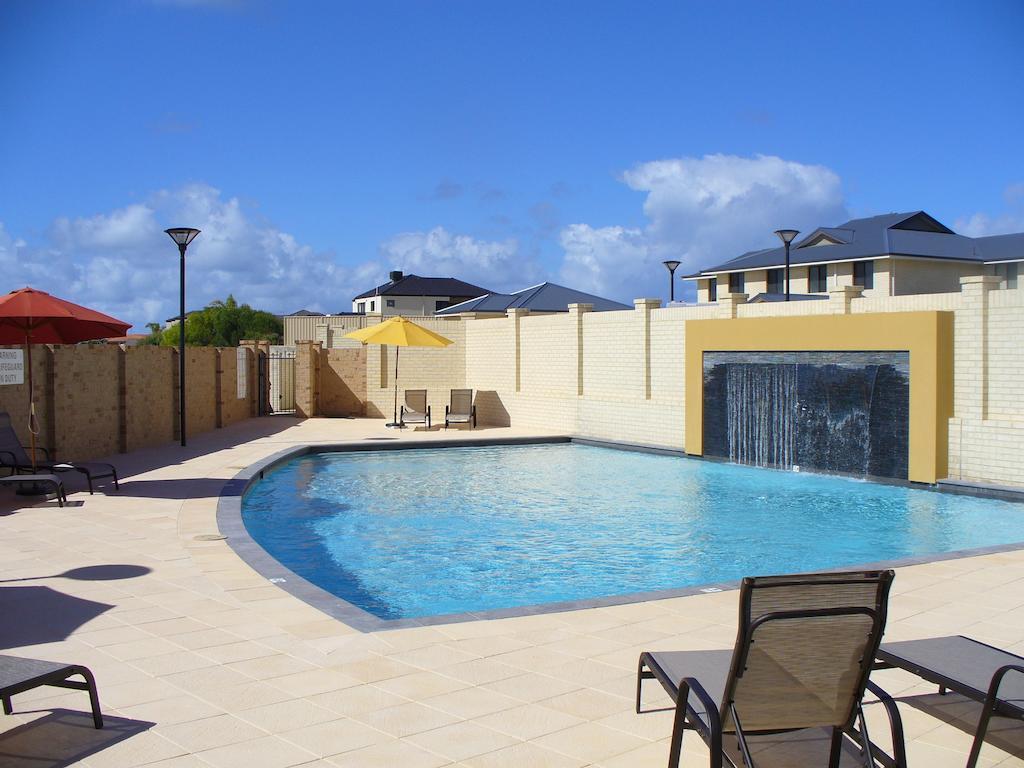 Port Denison Beach Resort Δωμάτιο φωτογραφία