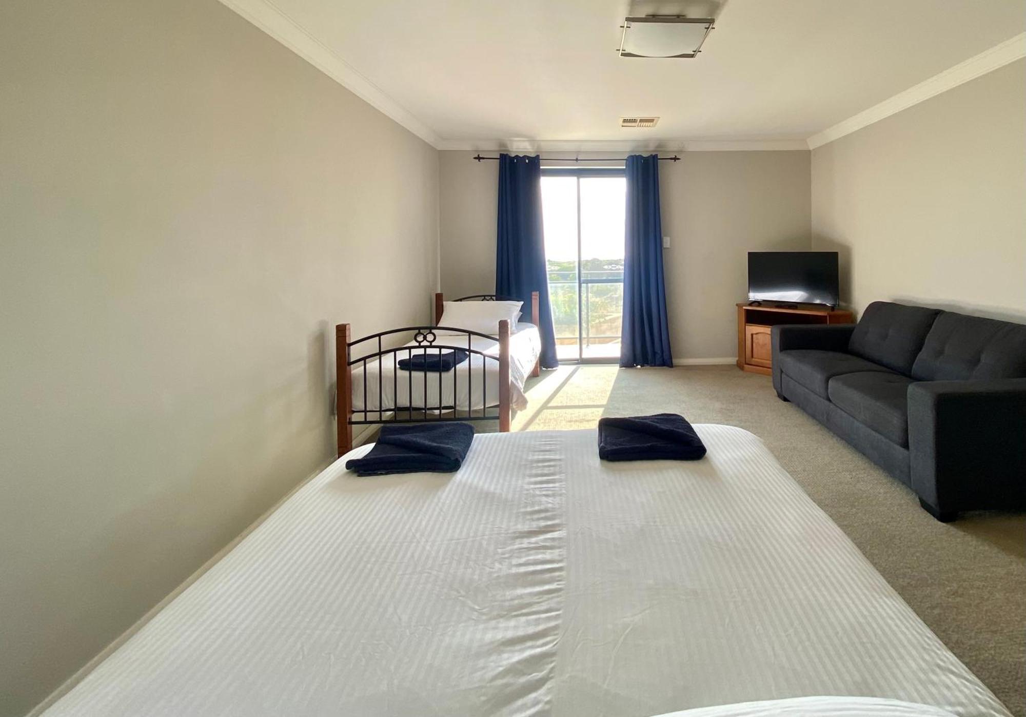 Port Denison Beach Resort Εξωτερικό φωτογραφία